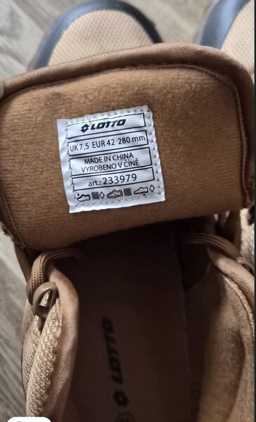 Vand incaltaminte sport Lotto, marime 42, nepurtati, bej, 220 lei, neg.