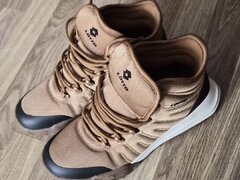 Vand incaltaminte sport Lotto, marime 42, nepurtati, bej, 220 lei, neg
